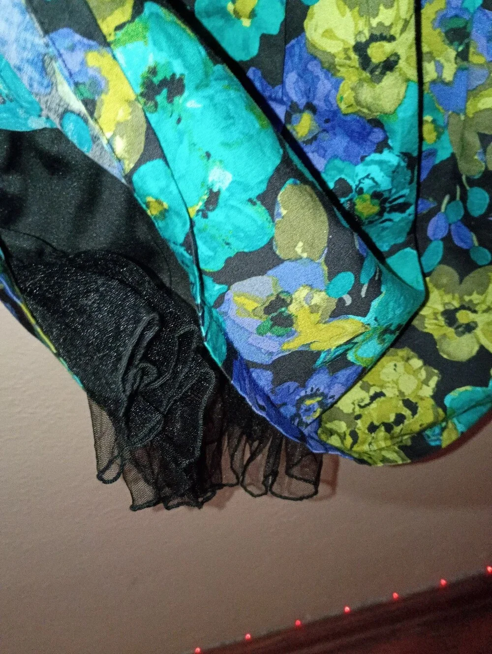 GIRLS SIZE 8 BUNDLE OSHKOSH TOP, SPEECHLESS DRESS, & LINEN PANTS